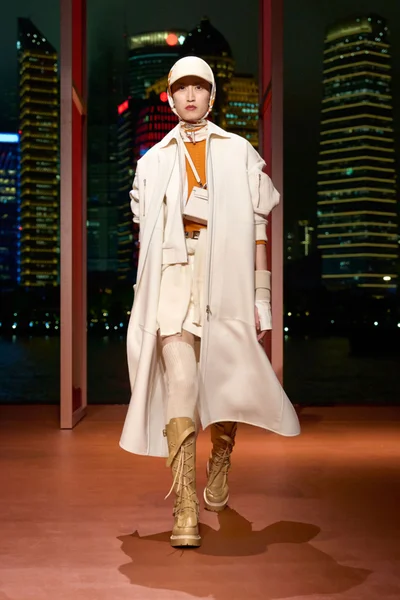 Look 44